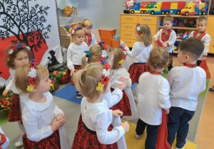 "Jesteśmy Polką i Polakiem..." - Święto Niepodległości w grupie IX