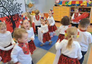 "Jesteśmy Polką i Polakiem..." - Święto Niepodległości w grupie IX