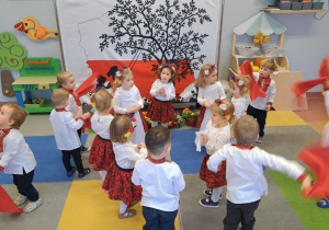 "Jesteśmy Polką i Polakiem..." - Święto Niepodległości w grupie IX