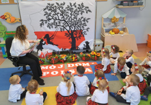 "Jesteśmy Polką i Polakiem..." - Święto Niepodległości w grupie IX