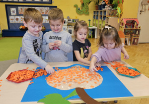 Projekt „Sensoryczna jesień” w grupie I maluszków