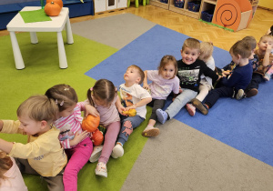 Projekt „Sensoryczna jesień” w grupie I maluszków