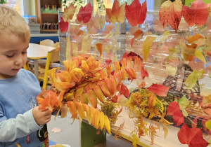 Projekt „Sensoryczna jesień” w grupie I maluszków