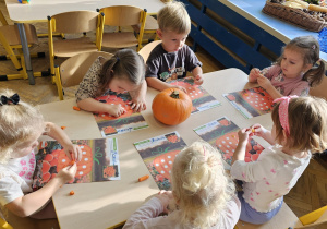 Projekt „Sensoryczna jesień” w grupie I maluszków