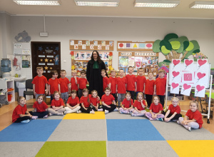 Wizyta cioci Jasia i ważna lekcja z Panią adwokat Aleksandrą Fątowicz o odpowiedzialności i bezpieczeństwie w gr.XII w ramach Ogólnopolskiej Kampanii „Dzieciństwo bez Przemocy”