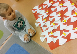 Patriotyzm na dziecięcą miarę – realizacja projektu „Polska to moja ojczyzna” w grupie X.