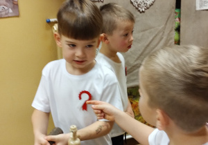 Patriotyzm na dziecięcą miarę – realizacja projektu „Polska to moja ojczyzna” w grupie X.