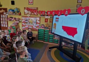 Patriotyzm na dziecięcą miarę – realizacja projektu „Polska to moja ojczyzna” w grupie X.