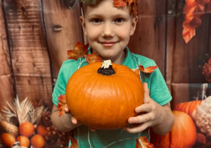 "Jesienna paleta barw"- projekt edukacyjny w grupie VI