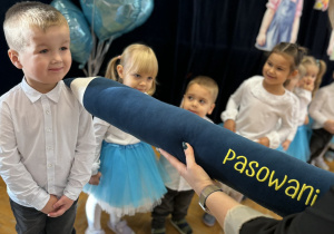 Pasowanie na przedszkolaka w grupie VII