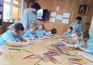 "Dzieci swoje prawa mają..."- wizyta przedszkolaków z gr. XII w Miejskiej Bibliotece Publicznej w Koninie - Filia "Medyczna"