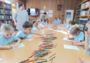 "Dzieci swoje prawa mają..."- wizyta przedszkolaków z gr. XII w Miejskiej Bibliotece Publicznej w Koninie - Filia "Medyczna"