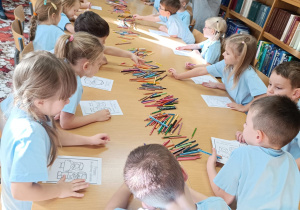 "Dzieci swoje prawa mają..."- wizyta przedszkolaków z gr. XII w Miejskiej Bibliotece Publicznej w Koninie - Filia "Medyczna"