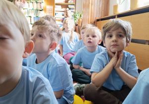 "Dzieci swoje prawa mają..."- wizyta przedszkolaków z gr. XII w Miejskiej Bibliotece Publicznej w Koninie - Filia "Medyczna"