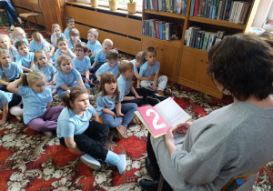 "Dzieci swoje prawa mają..."- wizyta przedszkolaków z gr. XII w Miejskiej Bibliotece Publicznej w Koninie - Filia "Medyczna"