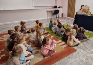 Światowy Dzień Pluszowego Misia – święto symbolu dzieciństwa w grupie X