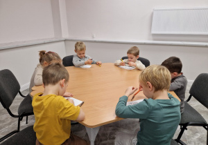 Światowy Dzień Pluszowego Misia – święto symbolu dzieciństwa w grupie X