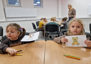 Światowy Dzień Pluszowego Misia – święto symbolu dzieciństwa w grupie X