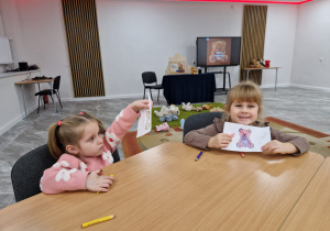 Światowy Dzień Pluszowego Misia – święto symbolu dzieciństwa w grupie X