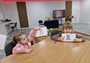 Światowy Dzień Pluszowego Misia – święto symbolu dzieciństwa w grupie X