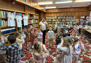 Misiowe świętowanie i biblioteczna przygoda