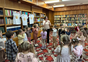 Misiowe świętowanie i biblioteczna przygoda