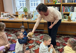 Misiowe świętowanie i biblioteczna przygoda