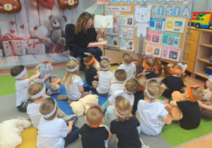 „Czy to jutro, czy to dziś, wszystkim jest potrzebny MIŚ” – grupa IX świętuje Dzień Pluszowego Misia