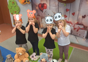 „Czy to jutro, czy to dziś, wszystkim jest potrzebny MIŚ” – grupa IX świętuje Dzień Pluszowego Misia