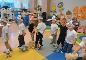 „Czy to jutro, czy to dziś, wszystkim jest potrzebny MIŚ” – grupa IX świętuje Dzień Pluszowego Misia