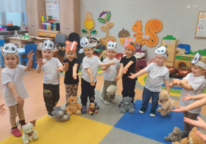 „Czy to jutro, czy to dziś, wszystkim jest potrzebny MIŚ” – grupa IX świętuje Dzień Pluszowego Misia