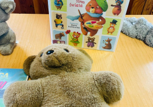 Dzień Pluszowego Misia i wizyta w bibliotece - gr. XI
