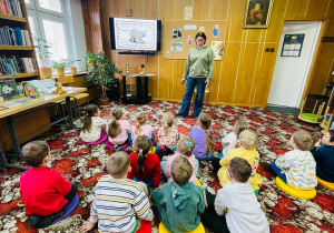 Dzień Pluszowego Misia i wizyta w bibliotece - gr. XI