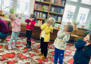 Dzień Pluszowego Misia i wizyta w bibliotece - gr. XI