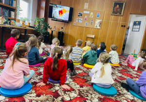 Dzień Pluszowego Misia i wizyta w bibliotece - gr. XI