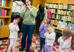 Dzień Pluszowego Misia i wizyta w bibliotece - gr. XI