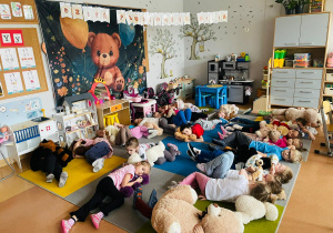 Dzień Pluszowego Misia i wizyta w bibliotece - gr. XI