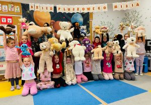 Dzień Pluszowego Misia i wizyta w bibliotece - gr. XI