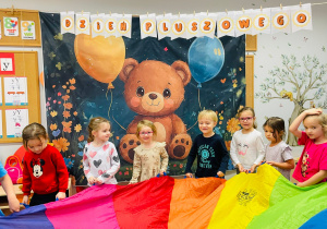 Dzień Pluszowego Misia i wizyta w bibliotece - gr. XI