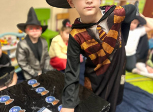 "Andrzejkowe Czary- Mary"- eksperymenty w grupie VI