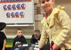 "Andrzejkowe Czary- Mary"- eksperymenty w grupie VI