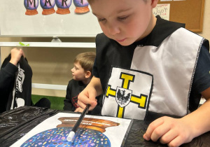 "Andrzejkowe Czary- Mary"- eksperymenty w grupie VI