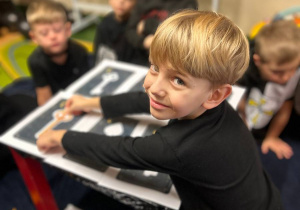 "Andrzejkowe Czary- Mary"- eksperymenty w grupie VI