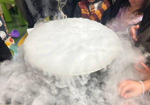 "Andrzejkowe Czary- Mary"- eksperymenty w grupie VI