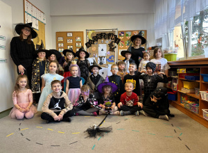 Magia, wróżby i wspólna zabawa w grupie III