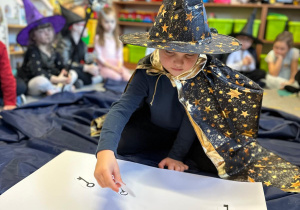 Magia, wróżby i wspólna zabawa w grupie III