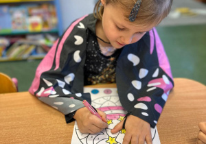 Magia, wróżby i wspólna zabawa w grupie III