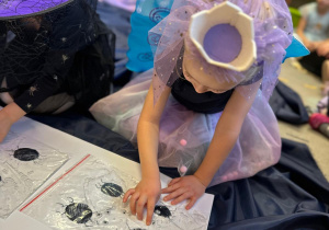 Magia, wróżby i wspólna zabawa w grupie III