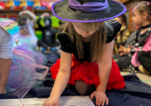 Magia, wróżby i wspólna zabawa w grupie III