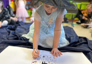 Magia, wróżby i wspólna zabawa w grupie III